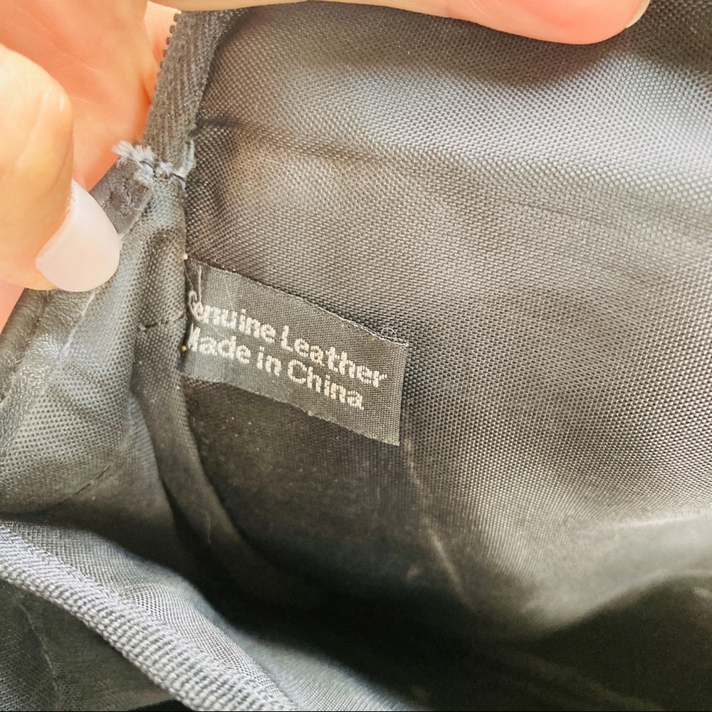 Vintage Perry Ellis | Genuine Leather Black Briefcase - Picture 5 of 7